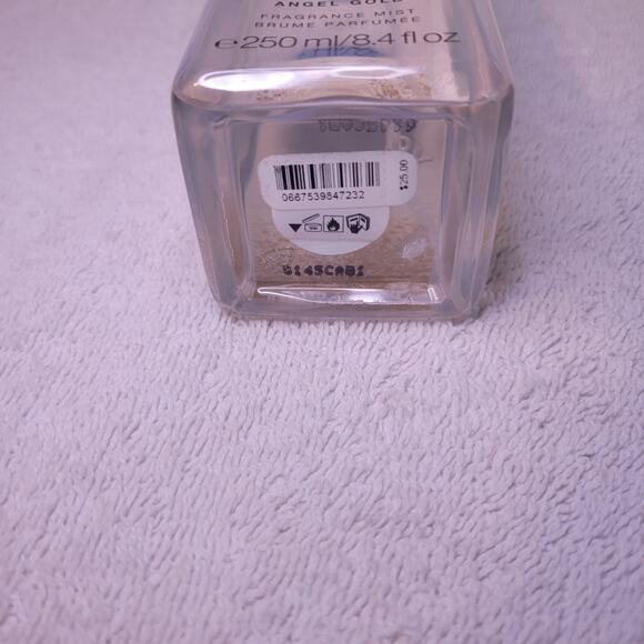 Victoria's Secret Angel Gold Fragrance Body Mist 8.4 oz/250ml - Picture 4 of 5